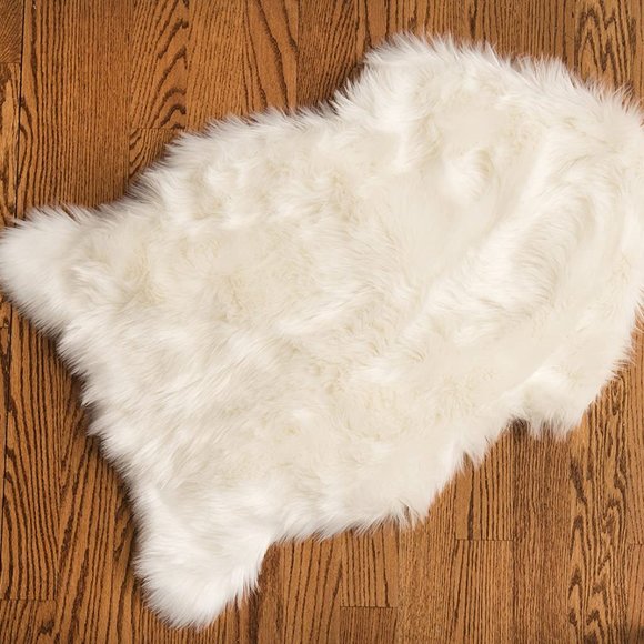 Luxurious Faux Fur Sheepskin Area Rug 2ft by 3ft - Picture 4 of 8